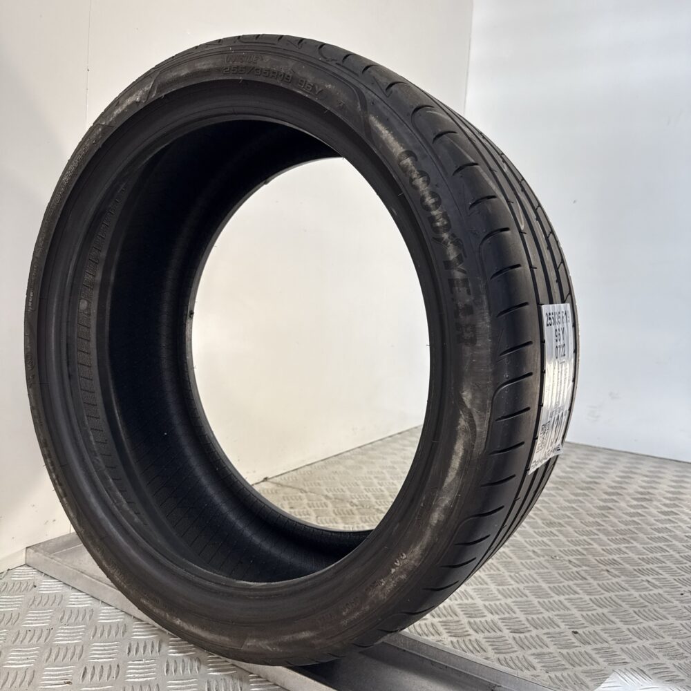 Gomma Usata 255 35 R19 96Y Goodyear Eagle F1 Asymmetric 3 Estiva | Gomme Usate | PrimaGomme.it Gomma Usata 255 35 R19 96Y Goodyear Eagle F1 Asymmetric 3 Estiva - immagine 5
