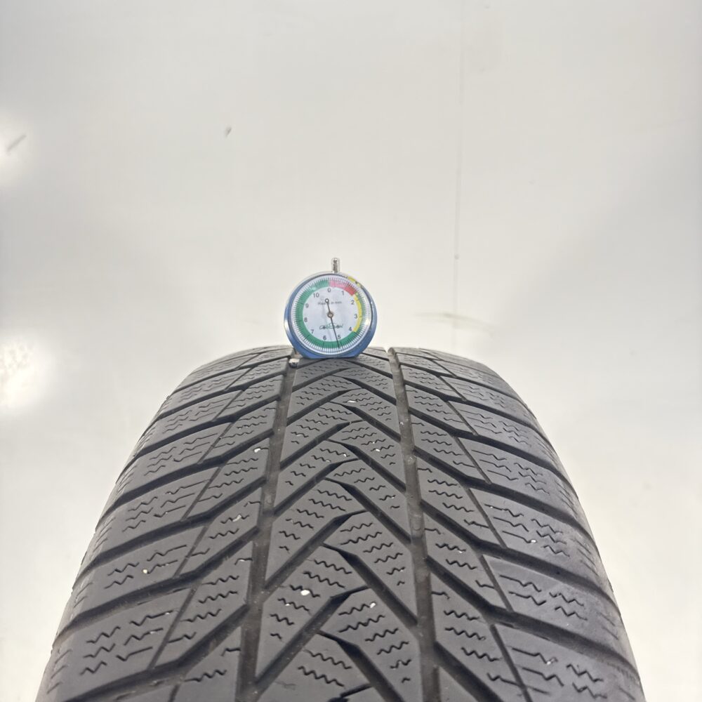 Gomma Usata 215 60 R17 96H Esa Tecar Supergrip Pro Invernale | Gomme Usate | PrimaGomme.it Gomma usata 215 60 R17 Esa Tecar Supergrip Pro - foto 6
