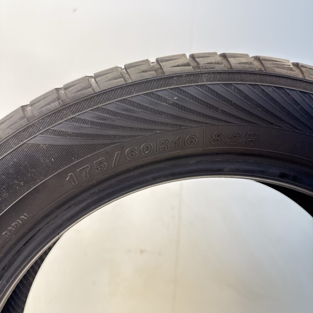 Gomme Usate 175 60 R16 82H Yokohama V903 71% Invernali | Gomme Usate | PrimaGomme.it Gomme usate 175 60 R16 Yokohama V903 - foto 2