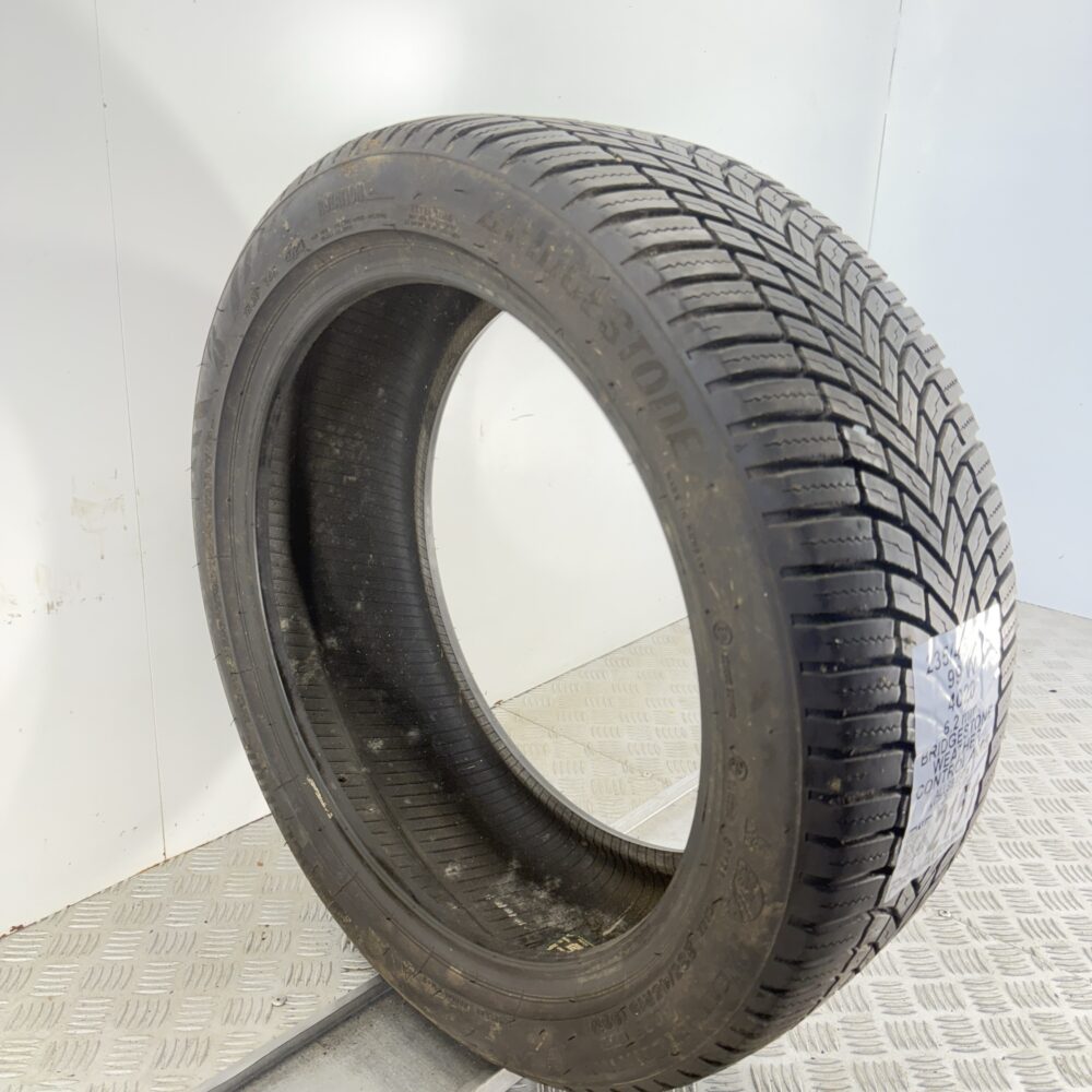 Pneumatico Usato 235 45 R19 99W Bridgestone Weather Control A005 78% 4 Stagioni | Gomme Usate | PrimaGomme.it Pneumatico usato 235 45 R19 Bridgestone Weather Control A005 - foto 4