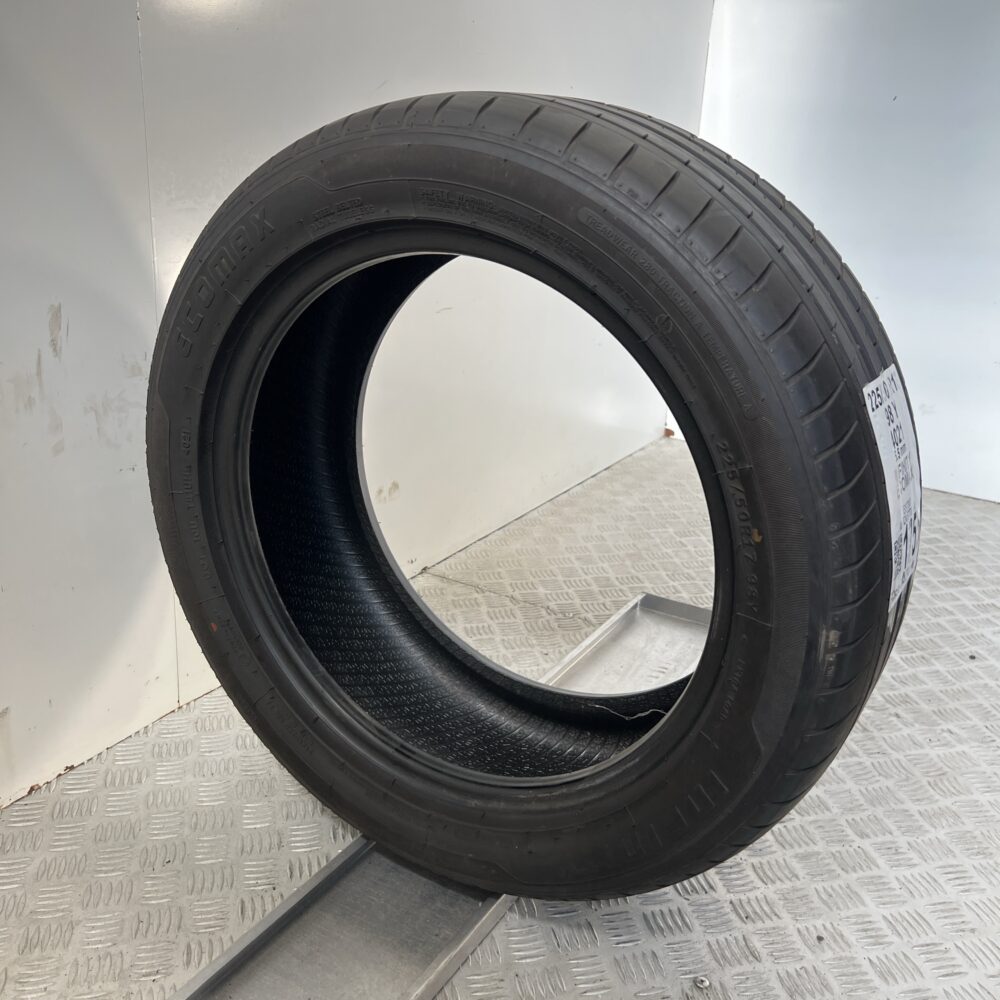 Pneumatico Usato 225 50 R17 98Y Infinity Ecomax 79% Estivo | Gomme Usate | PrimaGomme.it Pneumatico usato 225 50 R17 Infinity Ecomax