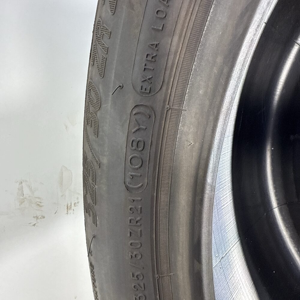 Pneumatico Usato 325 30 ZR21 108Y Michelin Pilot Sport Cup 2 89% Estivo | Gomme Usate | PrimaGomme.it Pneumatico usato 325 30 ZR21 Michelin Pilot Sport Cup 2 - foto 4