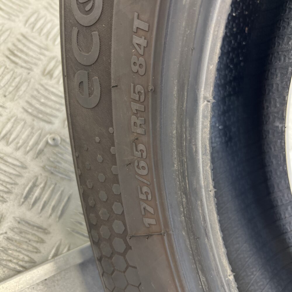 Pneumatico Usato 175 65 R15 84T KUMHO Ecowing ES31 Estivo | Gomme Usate | PrimaGomme.it Pneumatico usato 175 65 R15 KUMHO Ecowing ES31 - foto 3