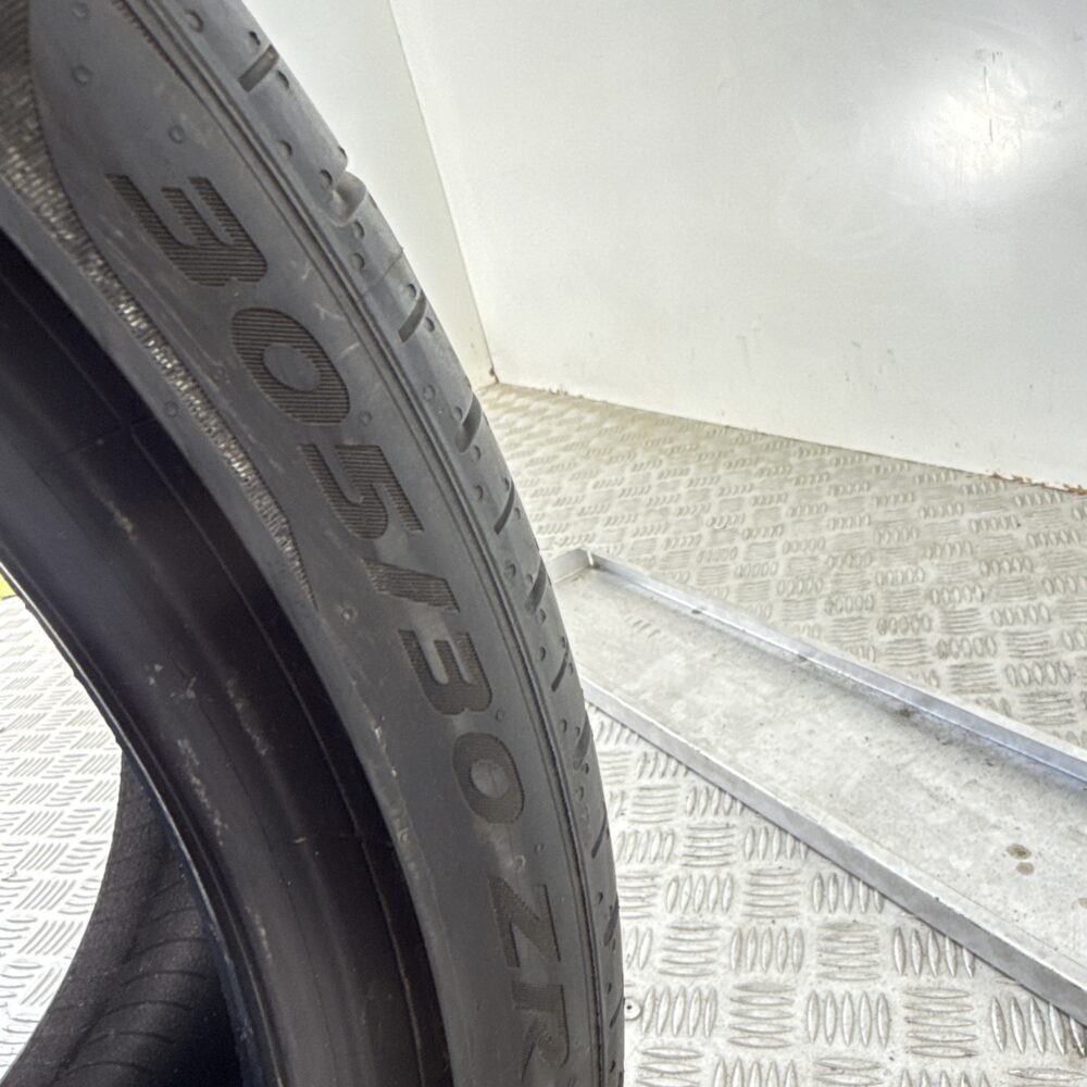 Pneumatico Usato 305 30 ZR21 100Y Pirelli P Zero 96% Estivo | Gomme Usate | PrimaGomme.it Pneumatico usato 305 30 ZR21 Pirelli P Zero