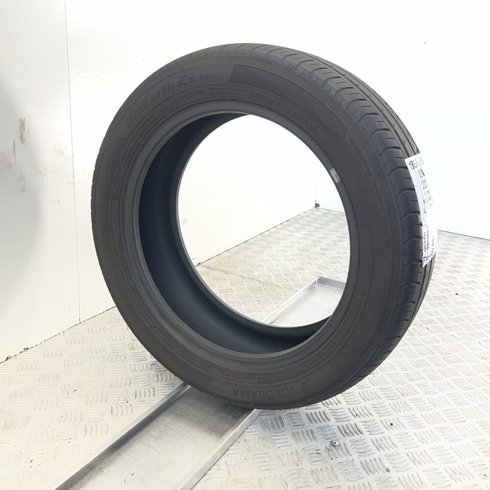 Pneumatico Usato 185 55 R16 83V Yokohama BluEarth ES32 71% Estivo | Gomme Usate | PrimaGomme.it Pneumatico usato 185 55 R16 Yokohama BluEarth ES32