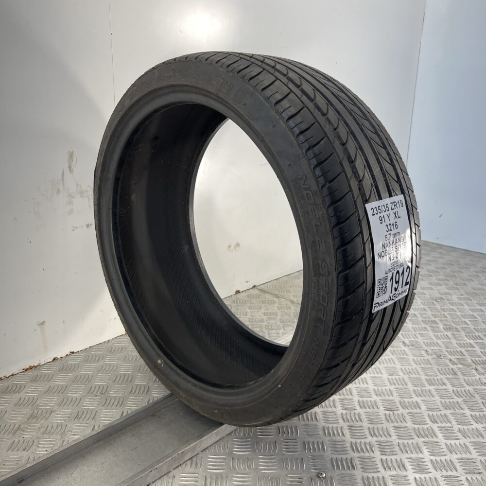 Pneumatico Usato 235 35 ZR19 XL 91Y Nankang Noble Sport NS-20 81% Estivo | Gomme Usate | PrimaGomme.it Pneumatico usato 235 35 ZR19 Nankang Noble Sport NS-20
