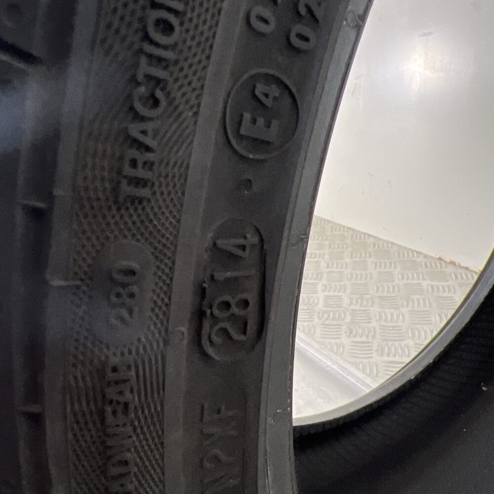Pneumatico Usato 215 40 R17 XL 87W Continental ContiPremiumContact 2 74% Estivo | Gomme Usate | PrimaGomme.it Pneumatico usato 215 40 R17 Continental ContiPremiumContact 2 - foto 4