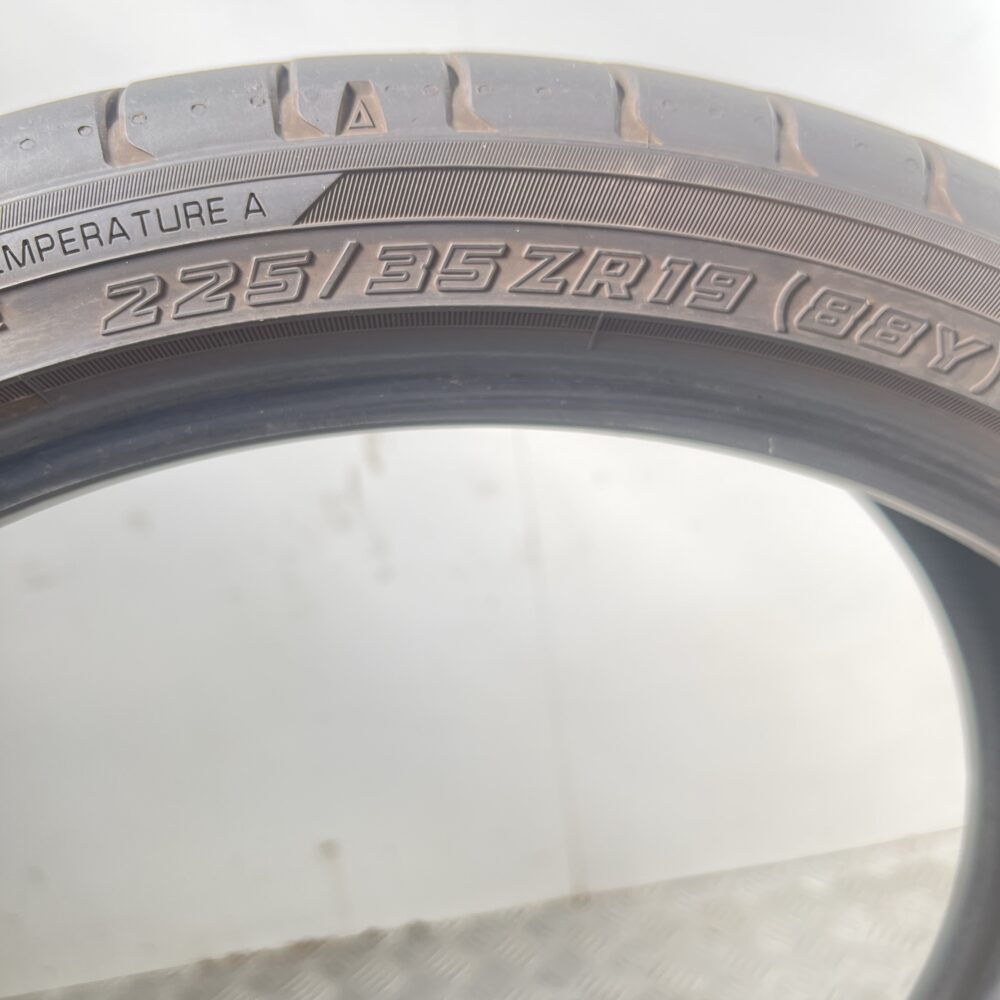 Gomma Usata 225 35 ZR19 88Y Yokohama Advan Sport V107 74% Estiva | Gomme Usate | PrimaGomme.it Gomma Usata 225 35 ZR19 88Y Yokohama Advan Sport V107 74% Estiva - immagine 5