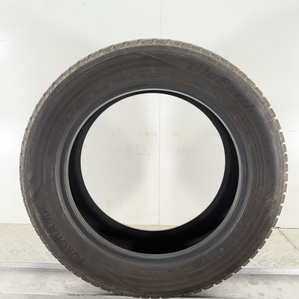 Pneumatici Usati 205 55 R16 94H Yokohama BluEarth Winter V906 Invernali | Gomme Usate | PrimaGomme.it Pneumatici usati 205 55 R16 Yokohama BluEarth Winter V906 - foto 5