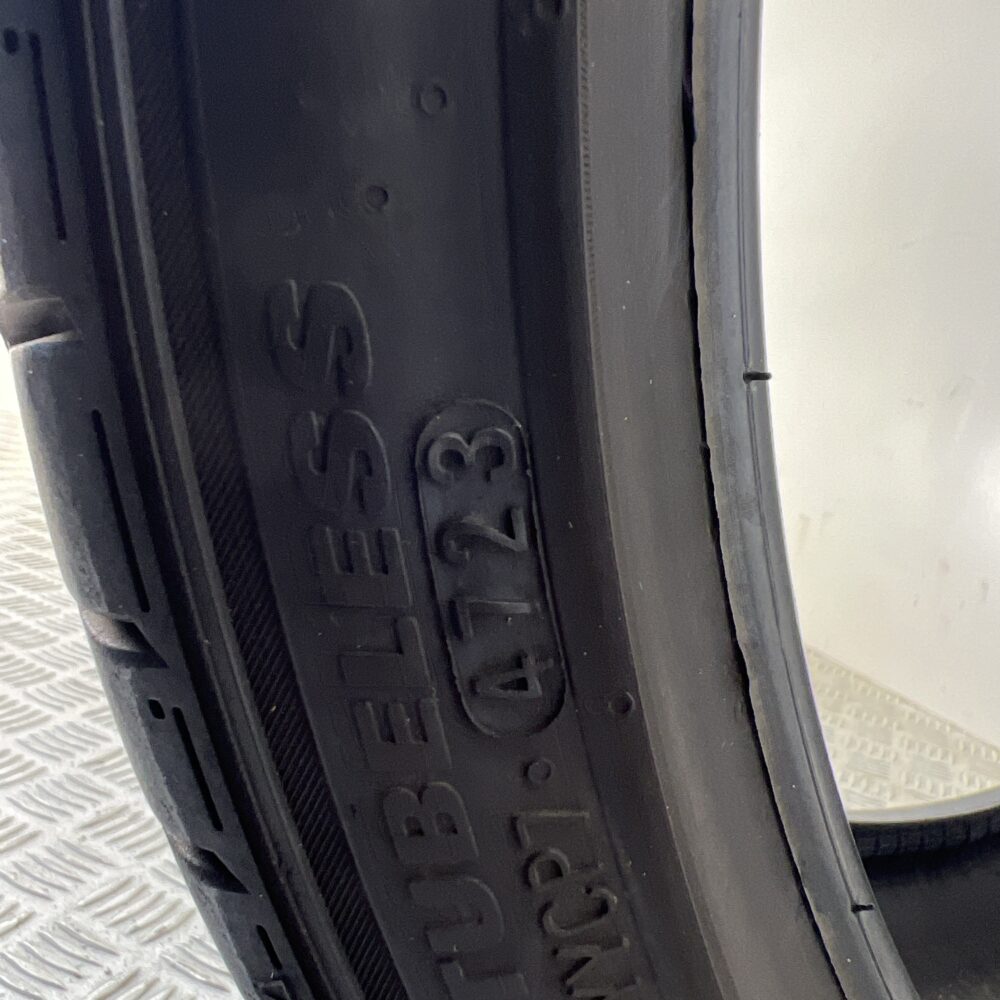 Pneumatico Usato 225 35 ZR19 88Y Kumho Ecsta PS71 79% Estivo | Gomme Usate | PrimaGomme.it Pneumatico usato 225 35 ZR19 Kumho Ecsta PS71 - foto 4