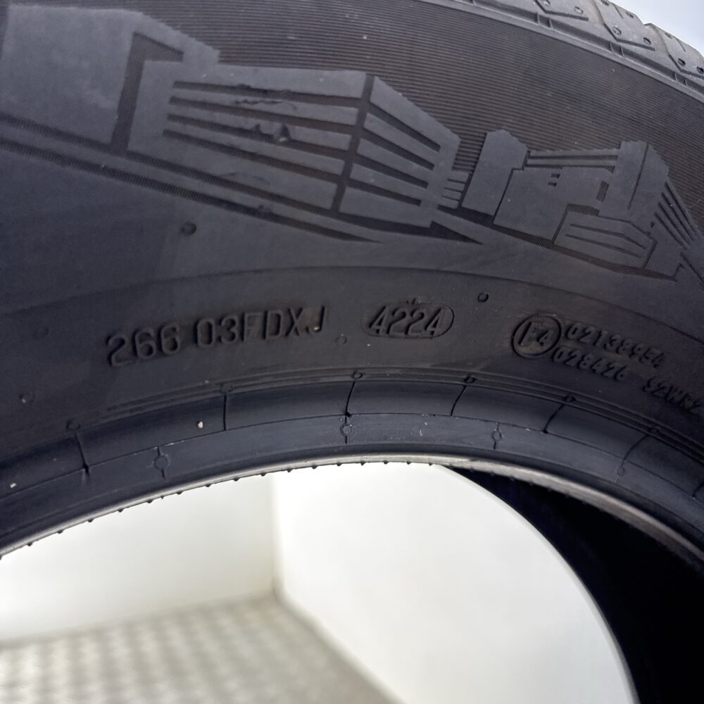 Pneumatico Usato 215 65 R17 99H Continental AllSeason Contact 4 Stagioni | Gomme Usate | PrimaGomme.it Pneumatico usato 215 65 R17 Continental AllSeason Contact