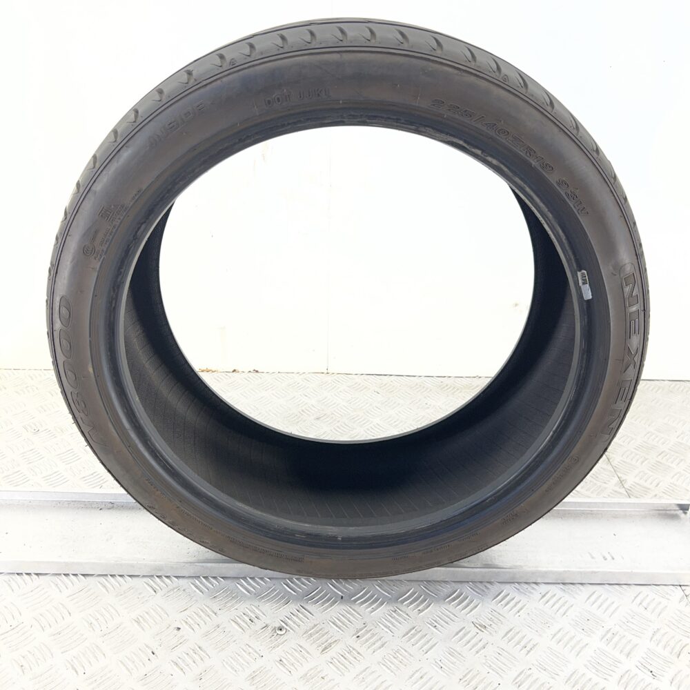 Pneumatico Usato 225 40 ZR19 93W Nexen N8000 94% Estivo | Gomme Usate | PrimaGomme.it Pneumatico usato 225 40 ZR19 Nexen N8000