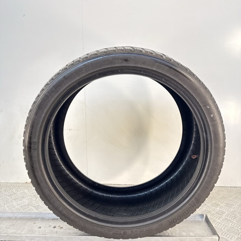 Gomme Usate 255 35 R19 96V Hankook Winter Icept Evo 3 73% Invernali | Gomme Usate | PrimaGomme.it Gomme usate 255 35 R19 Hankook Winter Icept Evo 3 - foto 4