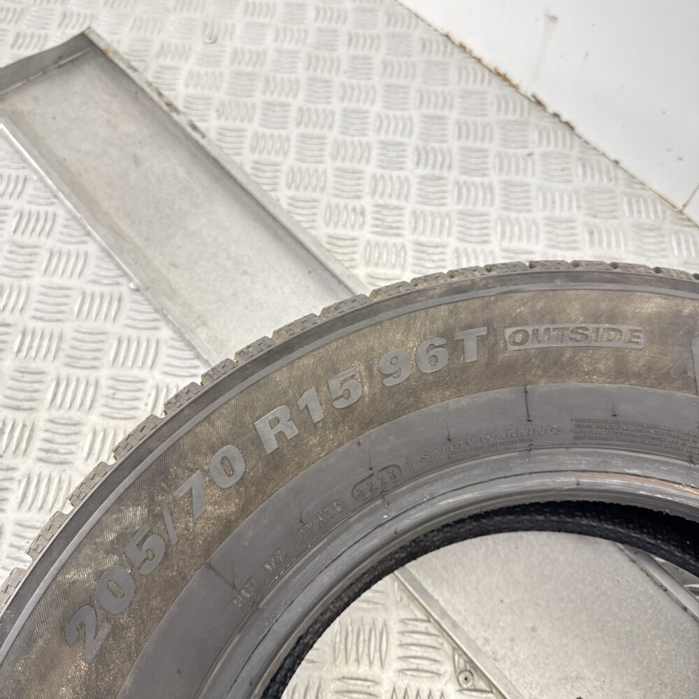 Gomma Usata 205 70 R15 96T Kumho Wintercraft WS71 SUV 94% Invernale | Gomme Usate | PrimaGomme.it Gomma usata 205 70 R15 Kumho Wintercraft WS71 SUV - foto 4