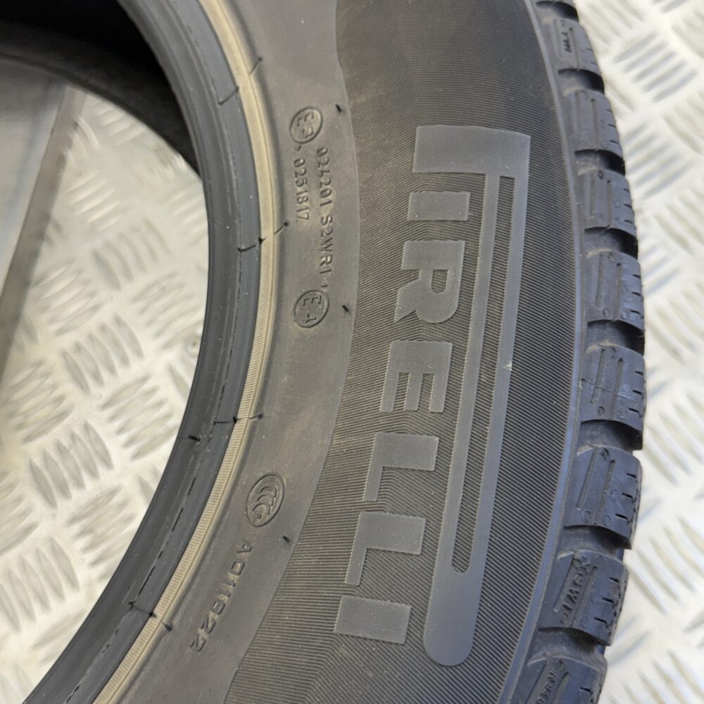 Gomme Usate 215 65 R16 98H Pirelli Sottozero 3 Invernali | Gomme Usate | PrimaGomme.it Gomme usate 215 65 R16 Pirelli Sottozero 3