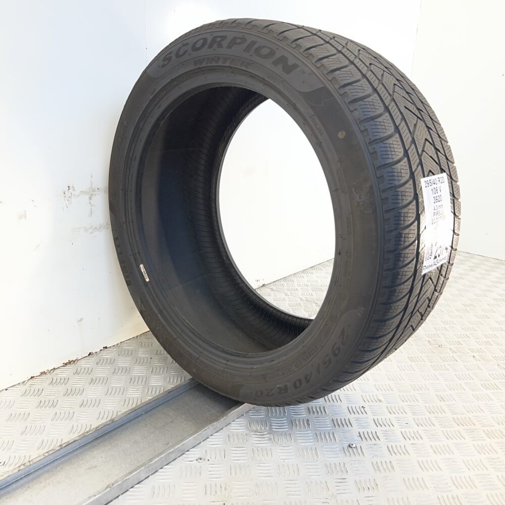 Gomma Usata 295 40 R20 106V PIRELLI Scorpion Winter Invernale | Gomme Usate | PrimaGomme.it Gomma usata 295 40 R20 PIRELLI Scorpion Winter