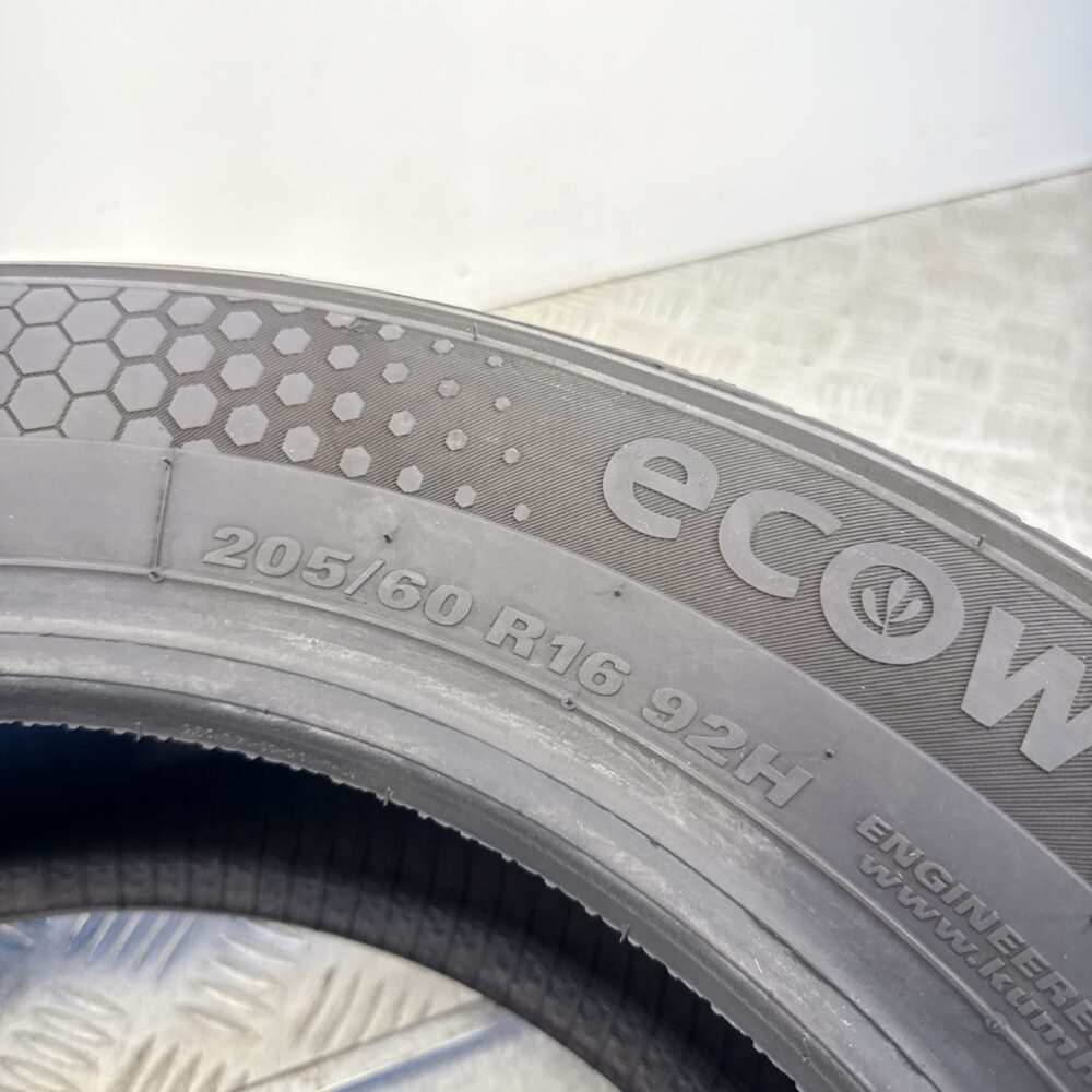Gomme Usate 205 60 R16 92H Kumho Ecowing ES31 100% Estive | Gomme Usate | PrimaGomme.it Gomme usate 205 60 R16 Kumho Ecowing ES31 - foto 2