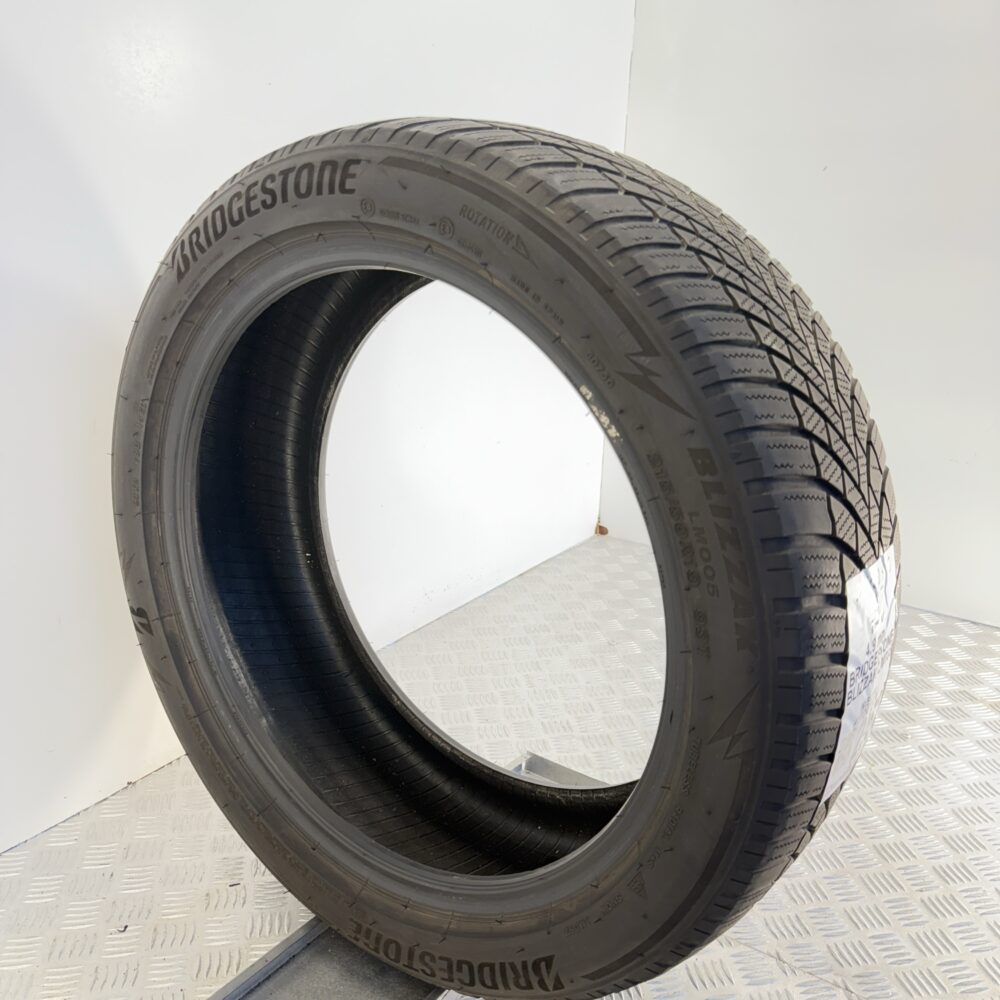 Gomma Usata 215 50 R19 93T Bridgestone Blizzak LM005 Invernale | Gomme Usate | PrimaGomme.it Gomma usata 215 50 R19 Bridgestone Blizzak LM005 - foto 5