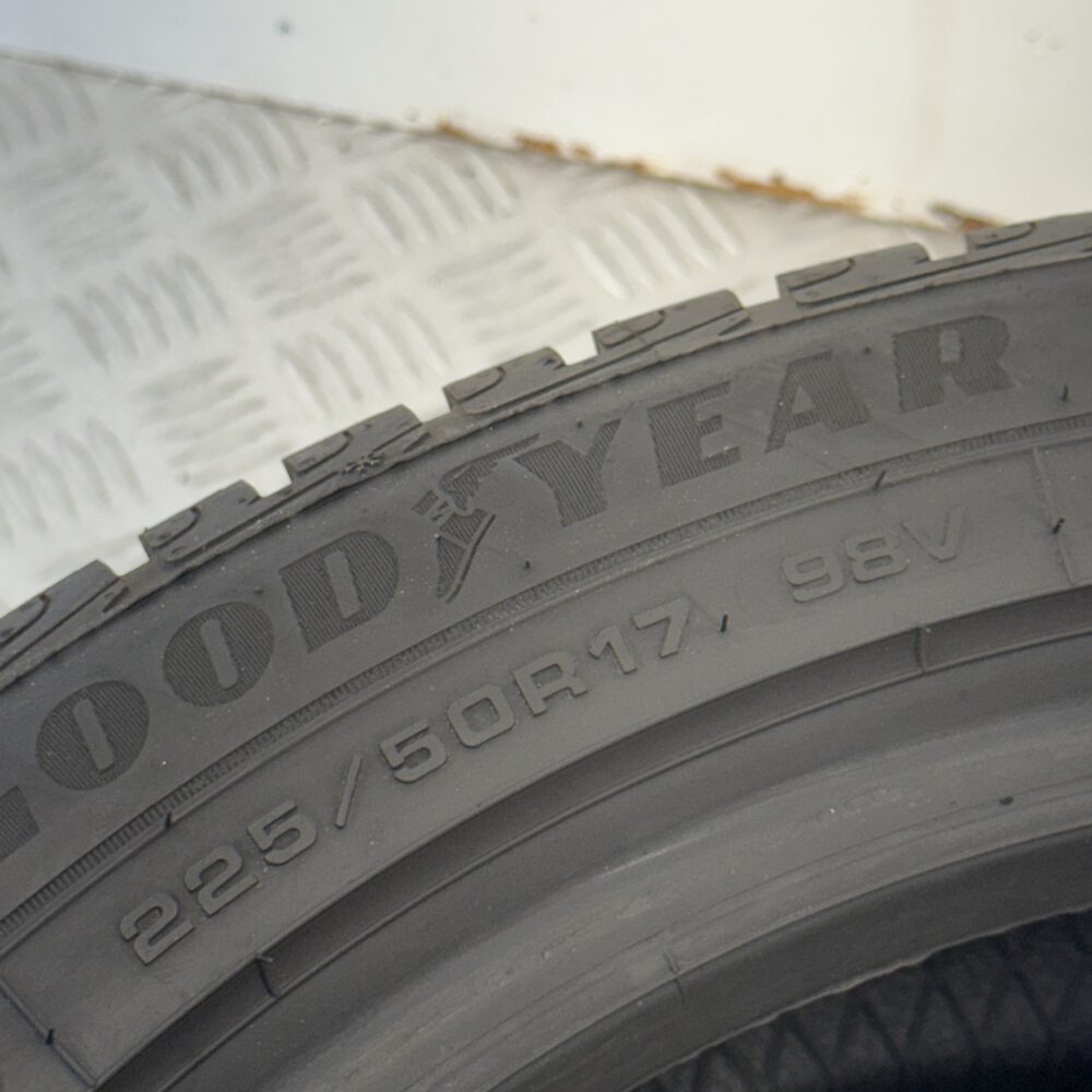 Gomma Usata 225 50 R17 XL 98V Goodyear Ultra Grip Performance + 95% Invernale | Gomme Usate | PrimaGomme.it Gomma usata 225 50 R17 Goodyear Ultra Grip Performance + - foto 3