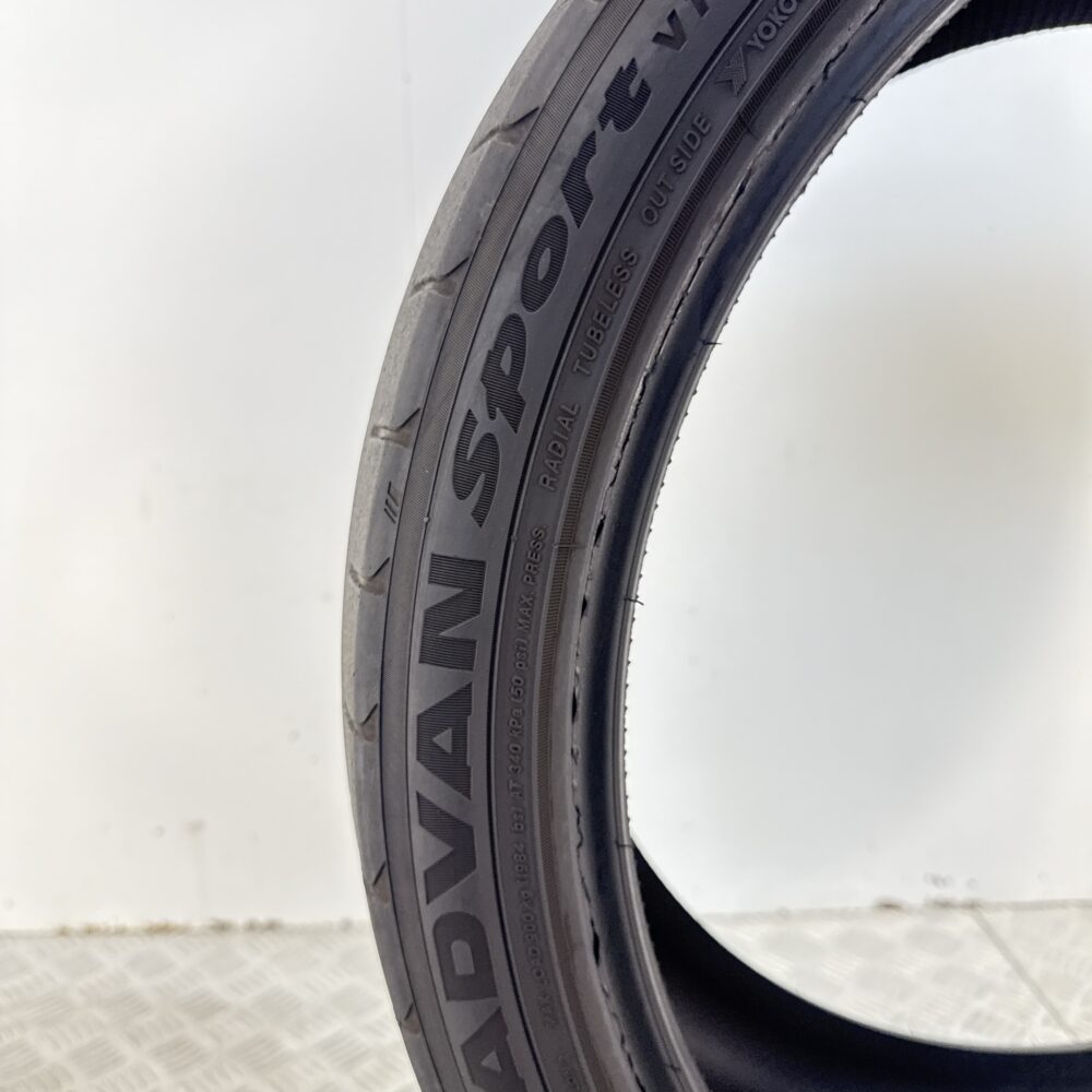 Gomme Usate 275 35 ZR22 XL 104Y Yokohama Advan Sport V107 Estive | Gomme Usate | PrimaGomme.it Gomme usate 275 35 ZR22 Yokohama Advan Sport V107 - foto 3