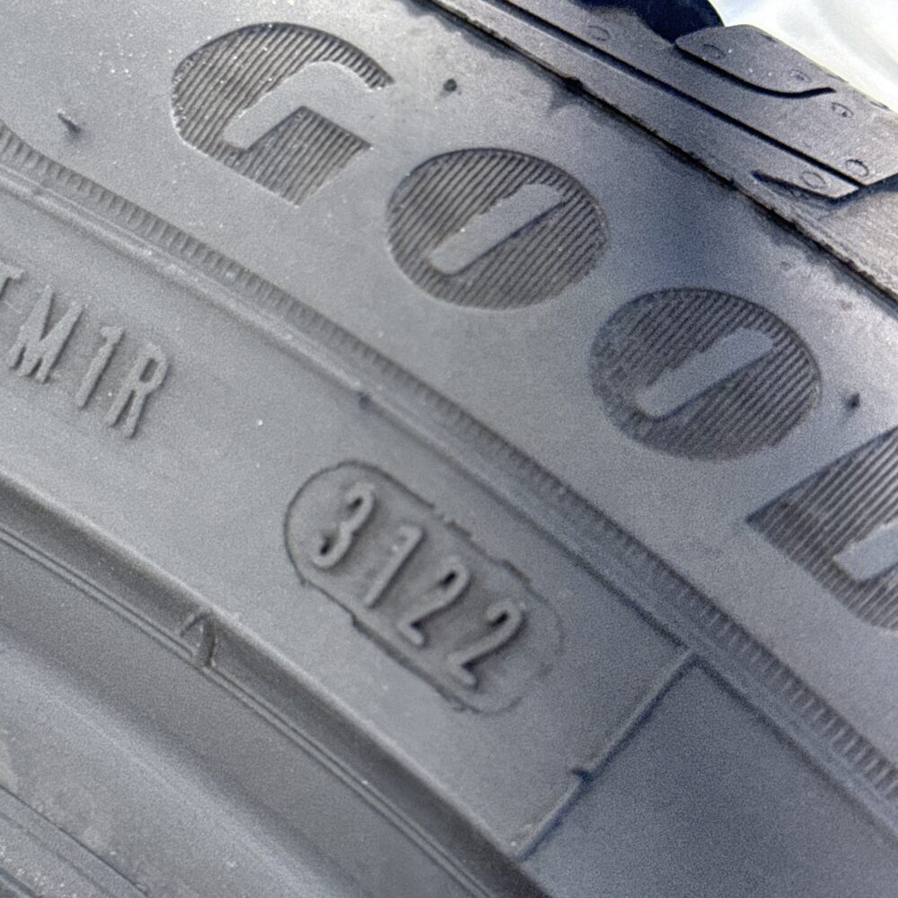 Gomma Usata 225 50 R17 XL 98V Goodyear Ultra Grip Performance + 95% Invernale | Gomme Usate | PrimaGomme.it Gomma usata 225 50 R17 Goodyear Ultra Grip Performance + - foto 2