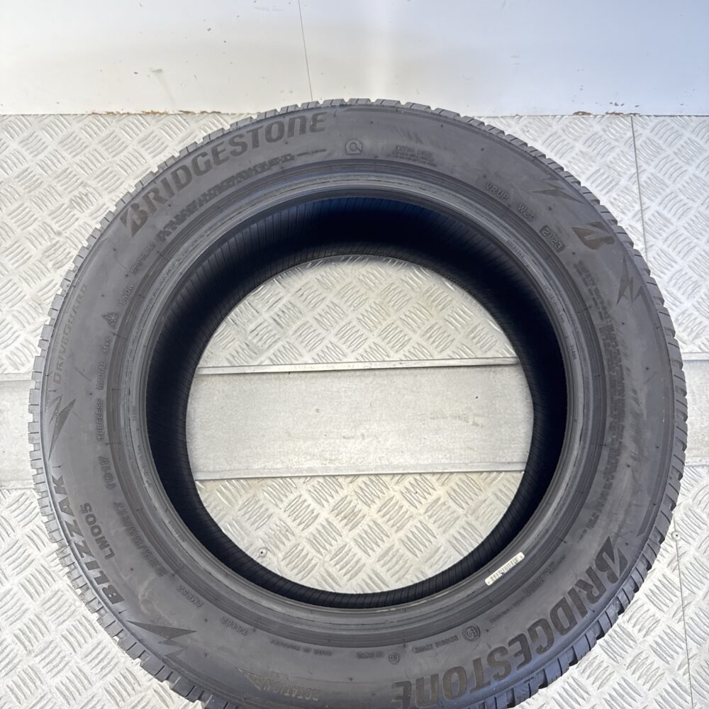 Gomme Usate 225 55 R17 XL 101V Bridgestone Blizzak LM005 RunFlat 74% Invernali | Gomme Usate | PrimaGomme.it Gomme usate 225 55 R17 Bridgestone Blizzak LM005 - foto 5