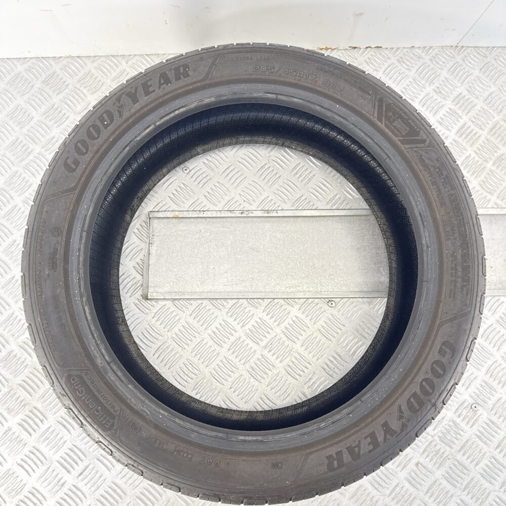 Gomma Usata 205 45 R17 88V Goodyear EfficientGrip Performance 86% Estivo | Gomme Usate | PrimaGomme.it Gomma usata 205 45 R17 Goodyear EfficientGrip Performance - foto 5