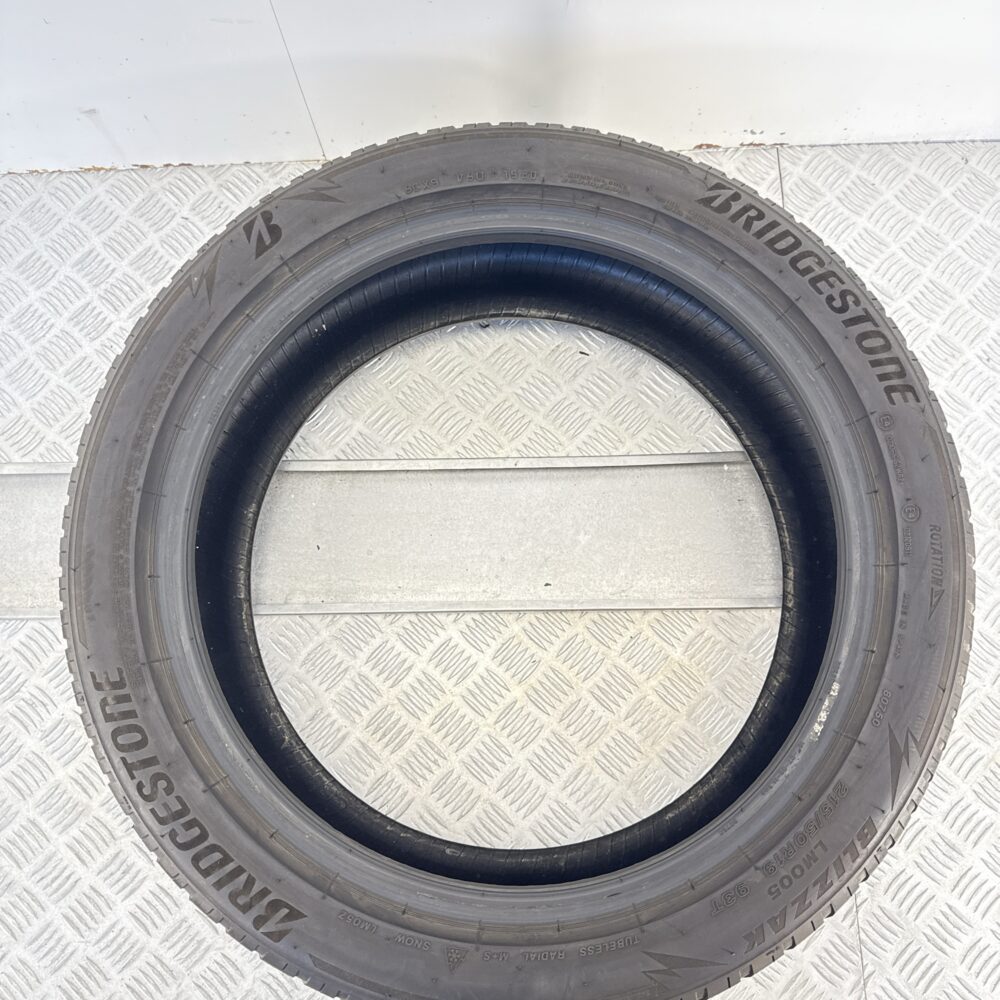 Gomma Usata 215 50 R19 93T Bridgestone Blizzak LM005 Invernale | Gomme Usate | PrimaGomme.it Gomma usata 215 50 R19 Bridgestone Blizzak LM005 - foto 4