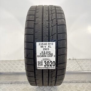 Gomma Usata 235 40 R19 96V XL Fortuna Gowin Uhp 3 Invernale