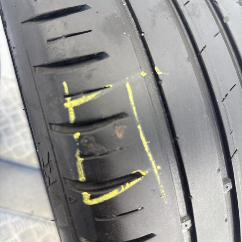 Gomma Usata 215 50 ZR17 95W Kumho Ecsta HS51 Estivo | Gomme Usate | PrimaGomme.it Gomma usata 215 50 ZR17 Kumho Ecsta HS51 - foto 6