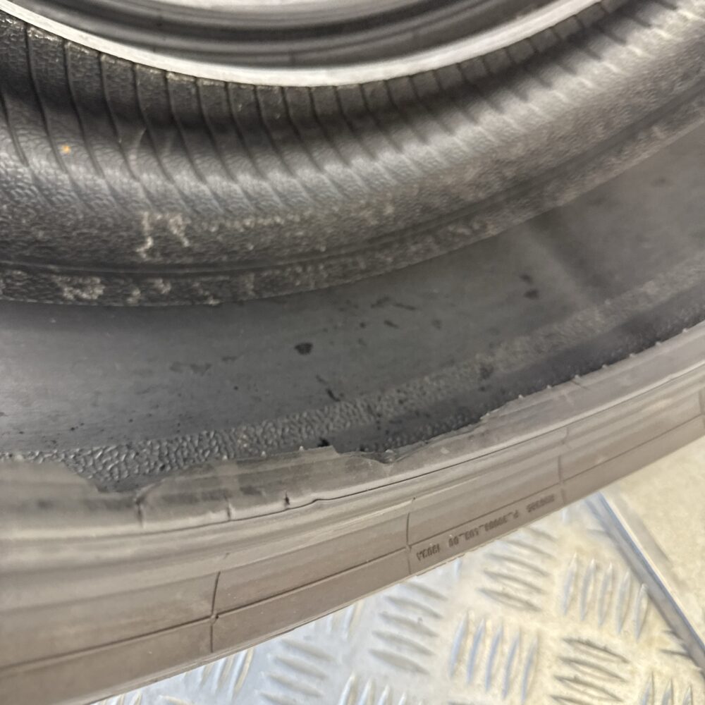 Gomme Usate 225 40 R19 93Y Pirelli P Zero RunFlat Estive | Gomme Usate | PrimaGomme.it Gomme usate 225 40 R19 Pirelli P Zero - foto 9