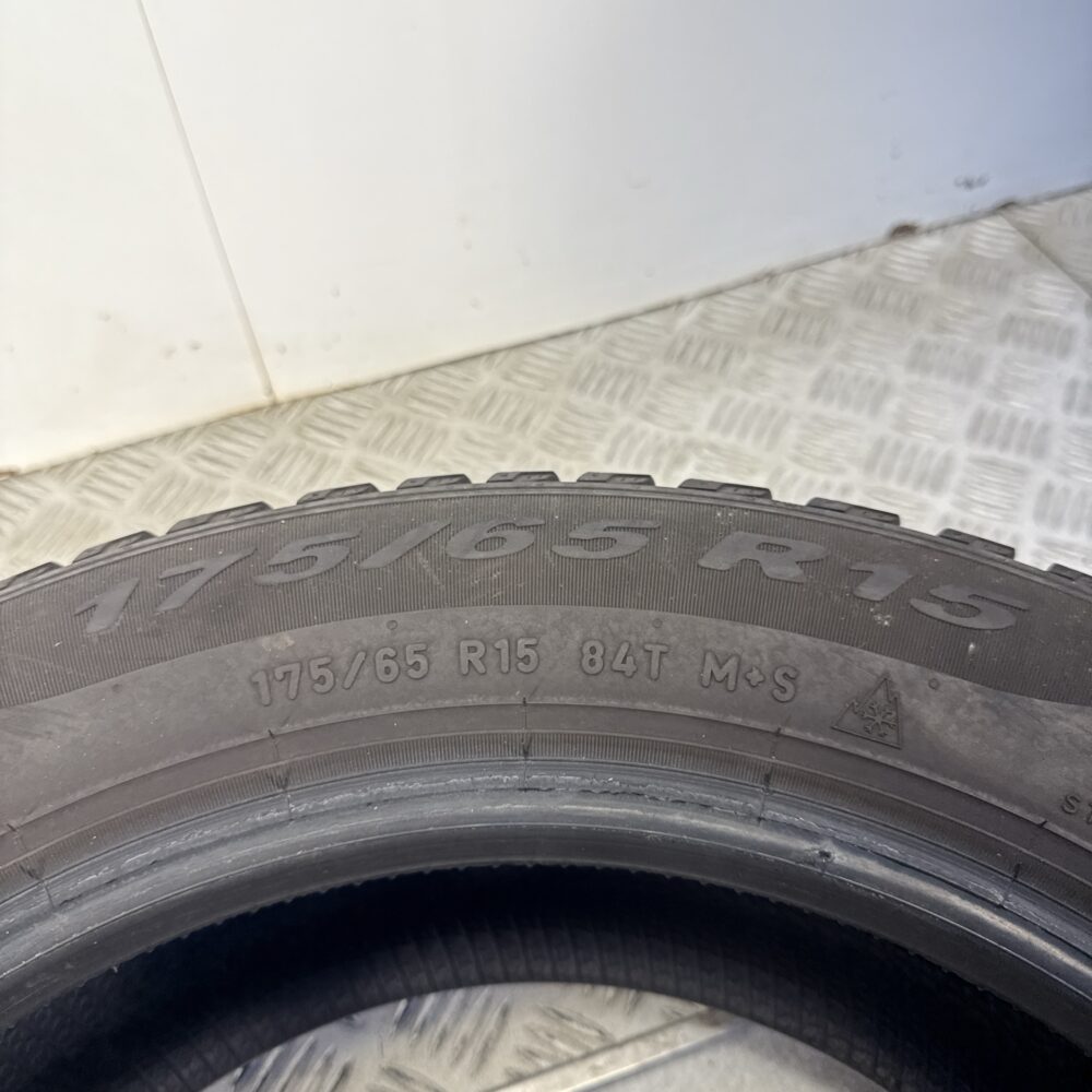 Gomma Usata 175 65 R15 84T Pirelli Winter Cinturato Invernale | Gomme Usate | PrimaGomme.it Gomma usata 175 65 R15 Pirelli Winter Cinturato