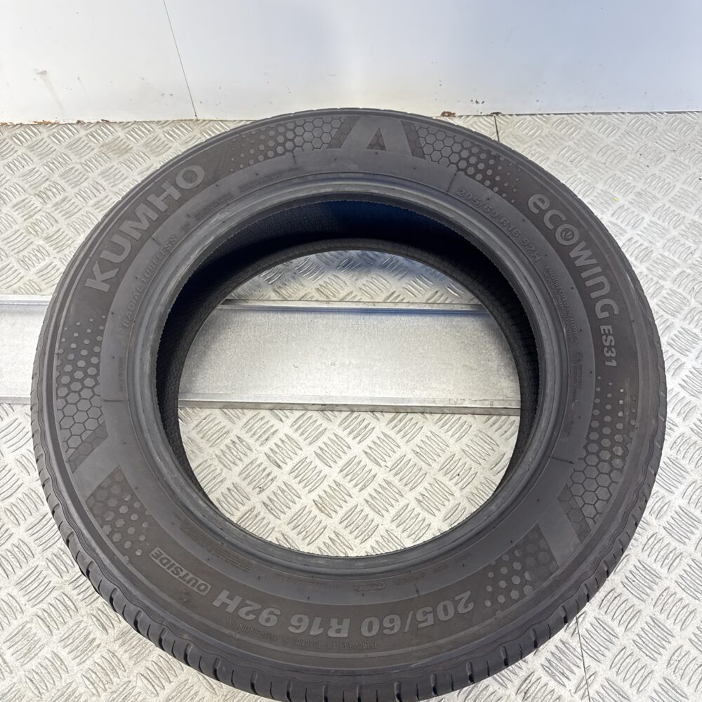 Gomme Usate 205 60 R16 92H Kumho Ecowing ES31 100% Estive | Gomme Usate | PrimaGomme.it Gomme usate 205 60 R16 Kumho Ecowing ES31 - foto 3