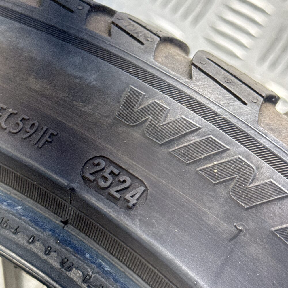 Gomme Usate 235 40 R19 XL 96V PIRELLI SOTTOZERO 3 74% Invernali | Gomme Usate | PrimaGomme.it Gomme usate 235 40 R19 PIRELLI SOTTOZERO 3 - foto 2
