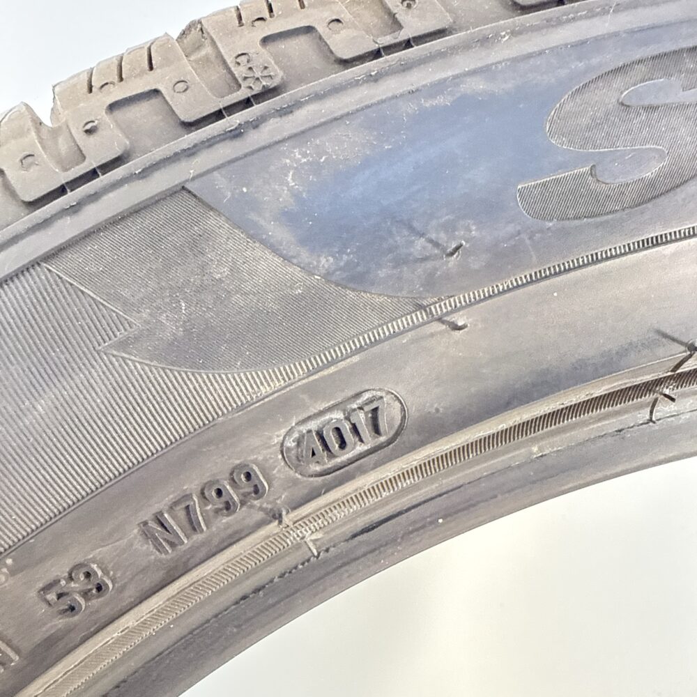 Gomma usata PIRELLI Scorpion Winter 265/45 R20 108V – foto 02 | Prima Gomme PIRELLI Scorpion Winter 265/45 R20 108V, dettaglio fotografico 2