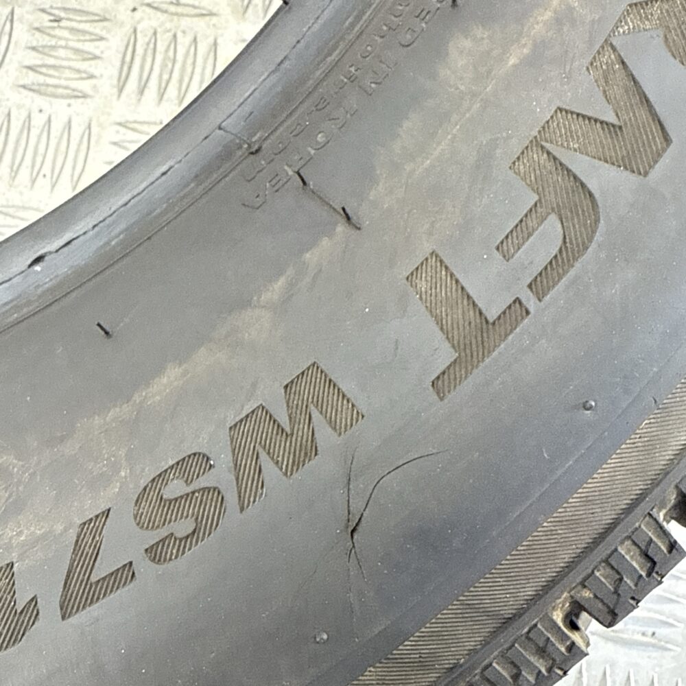 Gomma Usata 205 70 R15 96T Kumho Wintercraft WS71 SUV 94% Invernale | Gomme Usate | PrimaGomme.it Gomma usata 205 70 R15 Kumho Wintercraft WS71 SUV - foto 2