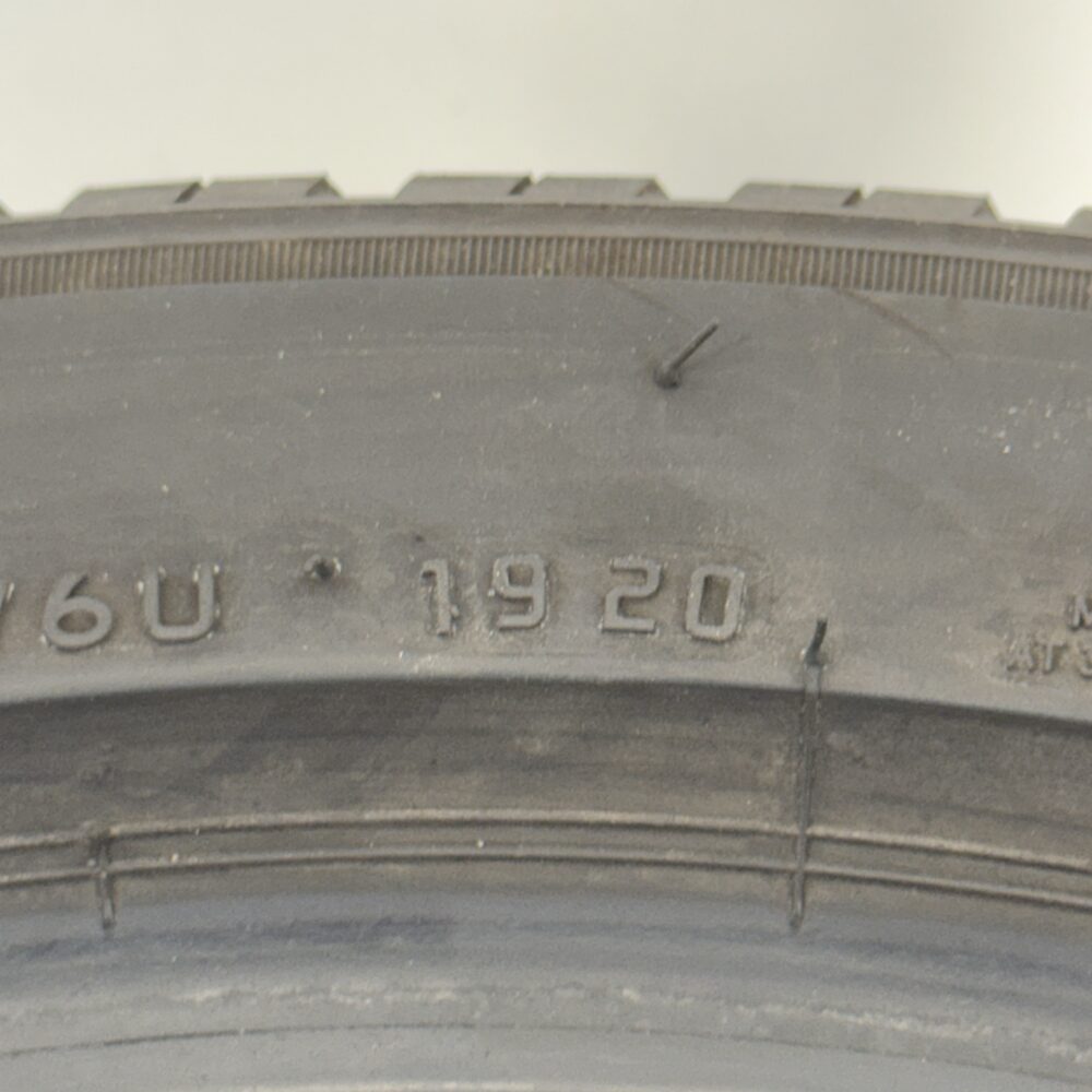 Gomma Usata 215 50 R19 93T Bridgestone Blizzak LM005 Invernale | Gomme Usate | PrimaGomme.it Gomma usata 215 50 R19 Bridgestone Blizzak LM005 - foto 2