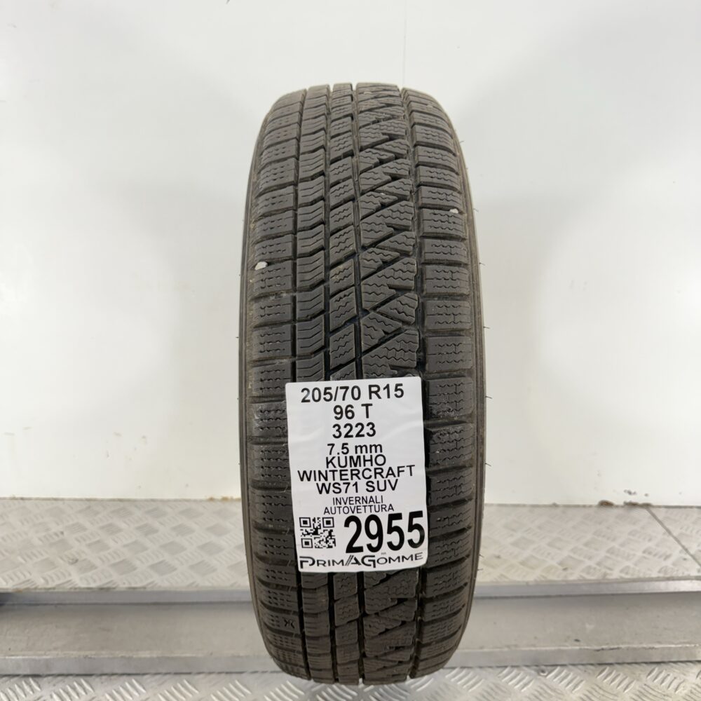 Gomma Usata 205 70 R15 96T Kumho Wintercraft WS71 SUV 94% Invernale | Gomme Usate | PrimaGomme.it Gomma usata 205 70 R15 Kumho Wintercraft WS71 SUV - foto 11