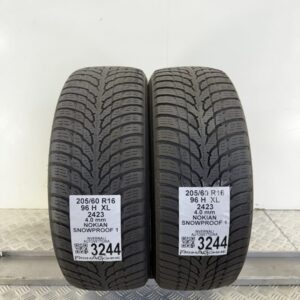 Gomme Usate 205 60 R16 XL 96H Nokian Snowproof 1 Invernali