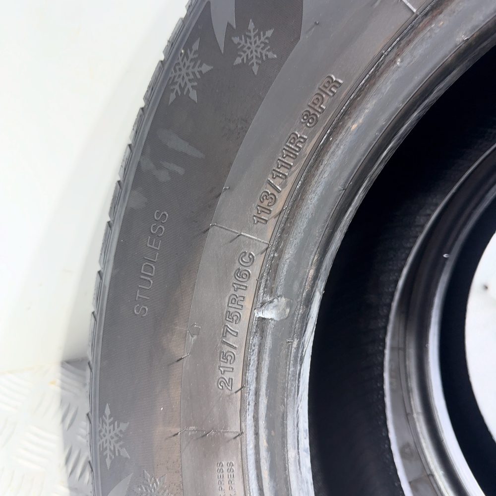 Gomme usate Aplus A869 215/75 R16C 113/111R – foto 11 | Prima Gomme Aplus A869 215/75 R16C 113/111R, dettaglio fotografico 11