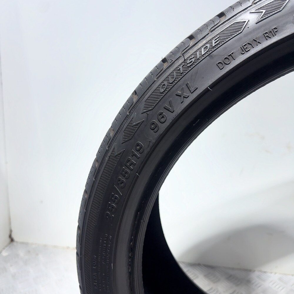 Gomme usate IMPERIAL Ice-Plus S210 255/35 R19 96V – foto 10 | Prima Gomme IMPERIAL Ice-Plus S210 255/35 R19 96V, dettaglio fotografico 10