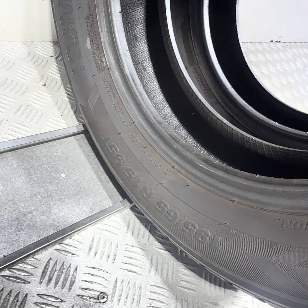 Gomme usate Kumho Wintercraft WP52 195/65 R15 95T – foto 16 | Prima Gomme Kumho Wintercraft WP52 195/65 R15 95T, dettaglio fotografico 16