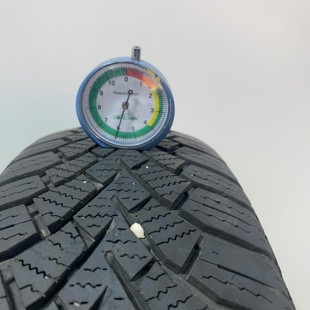 Gomma usata SAILUN Ice Blazer Alpine 165/70 R14 81T – foto 02 | Prima Gomme SAILUN Ice Blazer Alpine 165/70 R14 81T, dettaglio fotografico 2