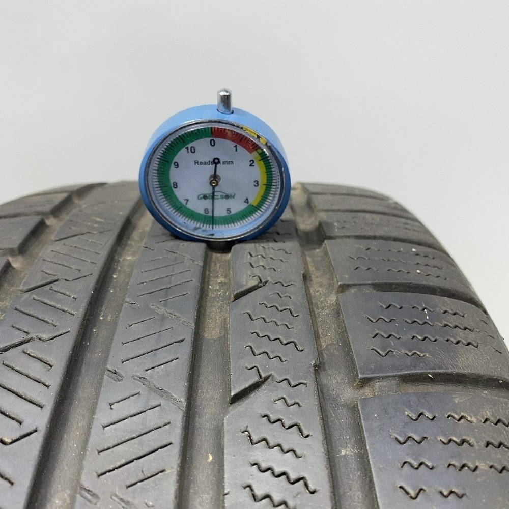 Gomma usata CONTINENTAL Contiwintercontact TS810S 235/40 R18 95V – foto 02 | Prima Gomme CONTINENTAL Contiwintercontact TS810S 235/40 R18 95V, dettaglio fotografico 2