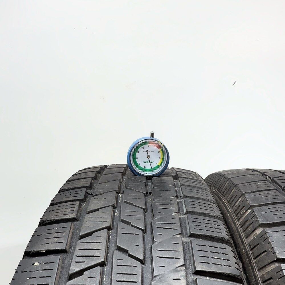 Gomme usate PIRELLI Scorpion Ice & Snow 215/70 R16 100T – foto 02 | Prima Gomme PIRELLI Scorpion Ice & Snow 215/70 R16 100T, dettaglio fotografico 2