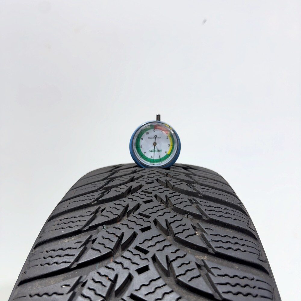 Gomma usata Kumho Wintercraft WP51 185/60 R15 84T – foto 02 | Prima Gomme Kumho Wintercraft WP51 185/60 R15 84T, dettaglio fotografico 2