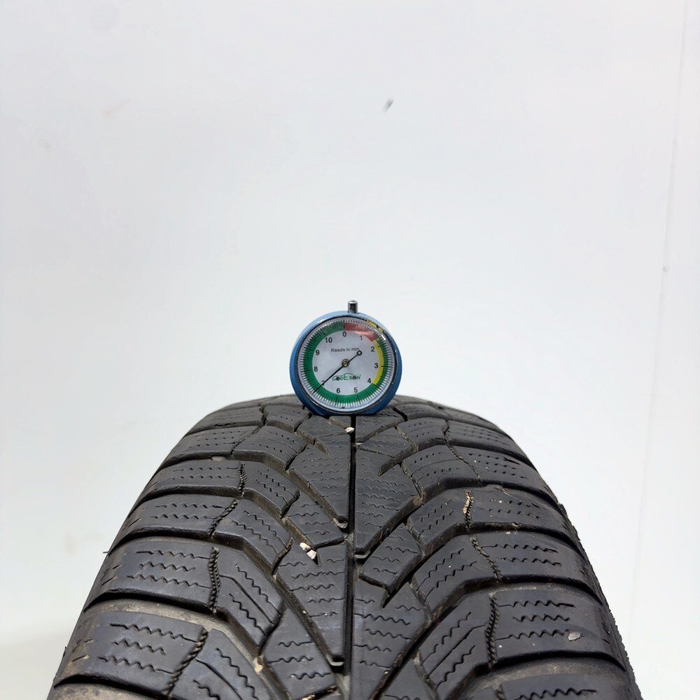 Gomma usata Kumho Wintercraft WP52 195/65 R15 95T – foto 02 | Prima Gomme Kumho Wintercraft WP52 195/65 R15 95T, dettaglio fotografico 2