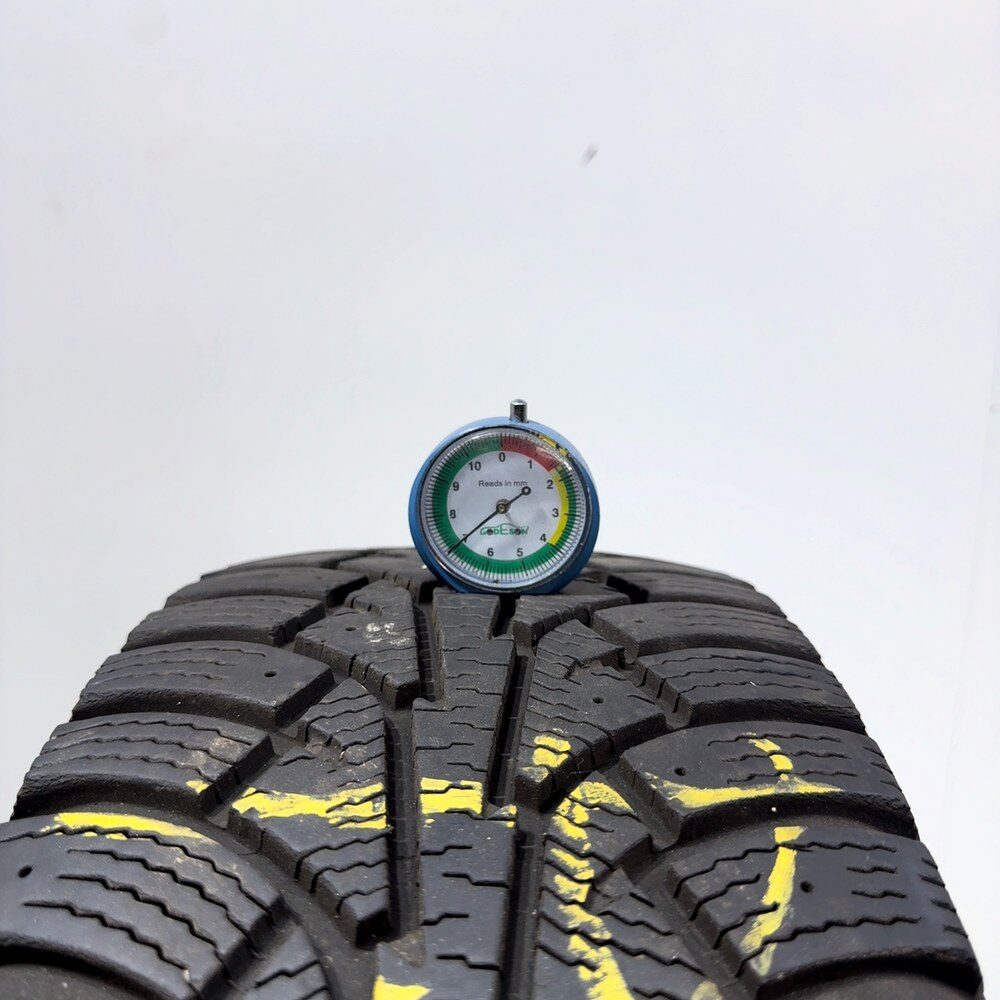 Gomma usata Insaturbo Nordic Grip 205/60 R16 92H – foto 02 | Prima Gomme Insaturbo Nordic Grip 205/60 R16 92H, dettaglio fotografico 2