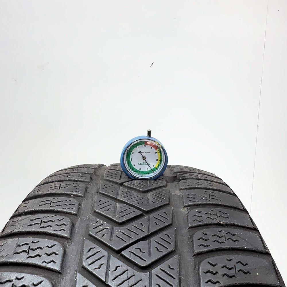 Gomma usata PIRELLI Winter Sottozero 3 245/40 R19 94V – foto 02 | Prima Gomme PIRELLI Winter Sottozero 3 245/40 R19 94V, dettaglio fotografico 2