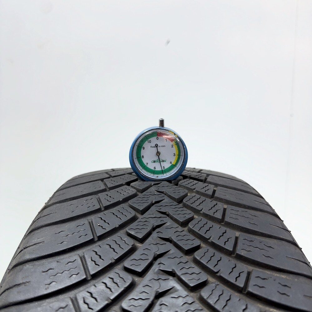 Gomma usata FALKEN Eurowinter HS01 205/55 R16 91T – foto 02 | Prima Gomme FALKEN Eurowinter HS01 205/55 R16 91T, dettaglio fotografico 2